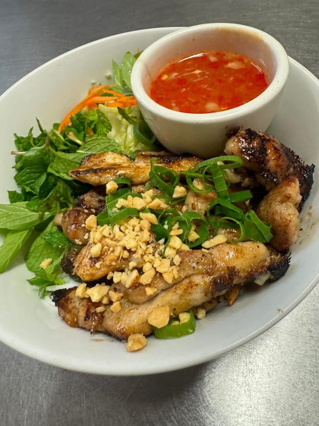 L&L Family Vietnamese Food Truck | 1595 Broke Rd, Pokolbin NSW 2320, Australia | Phone: 0402 099 877