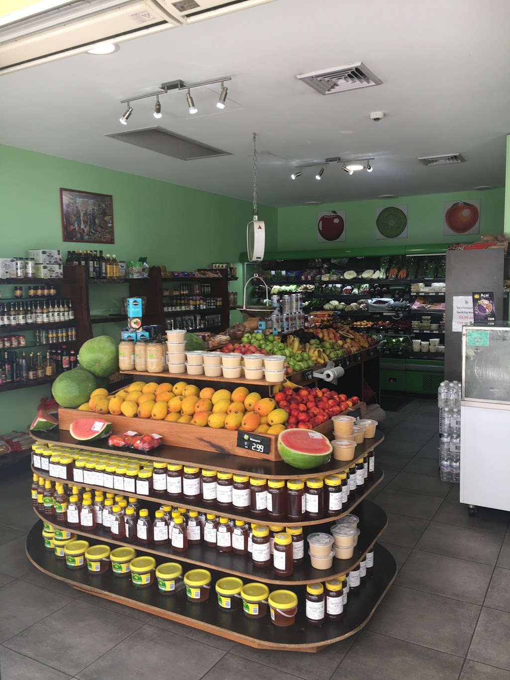 Rainbow Fruit | 13b/1 Rainbow Beach Rd, Rainbow Beach QLD 4581, Australia | Phone: (07) 5486 3126