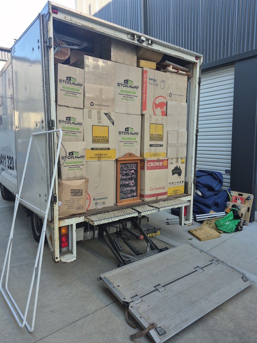 Vella Van Removals & Transport | 18 Mitchell Dr, Kariong NSW 2250, Australia | Phone: 0411 320 624