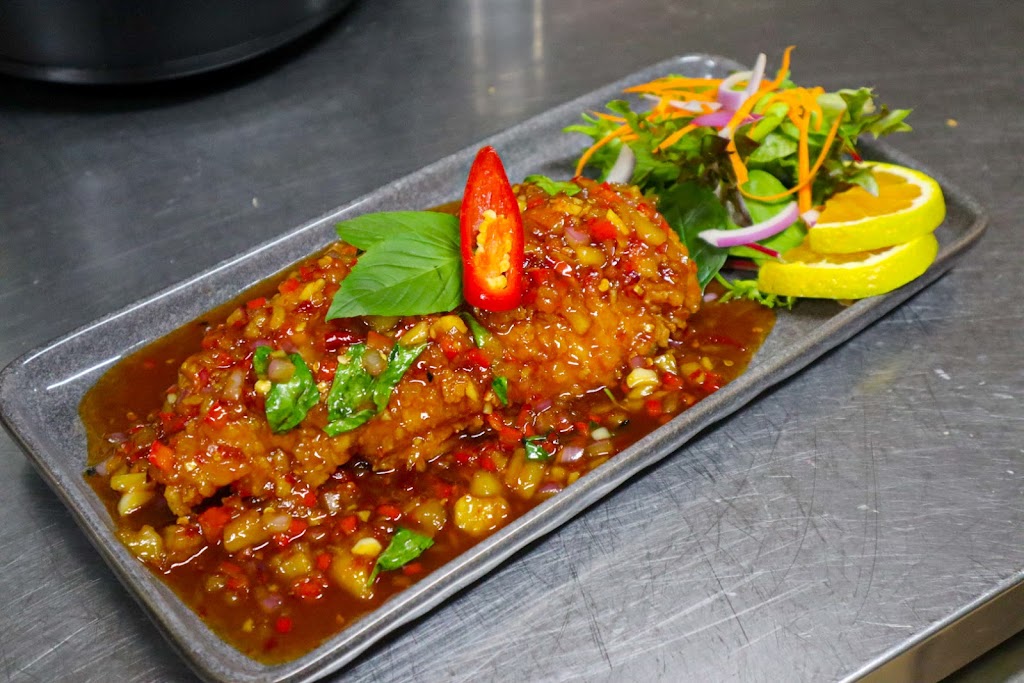 Bunsom’s Aussie Thai Restaurant | Shop 1/226 Watkins Rd, Wangi Wangi NSW 2267, Australia | Phone: 0422 485 908