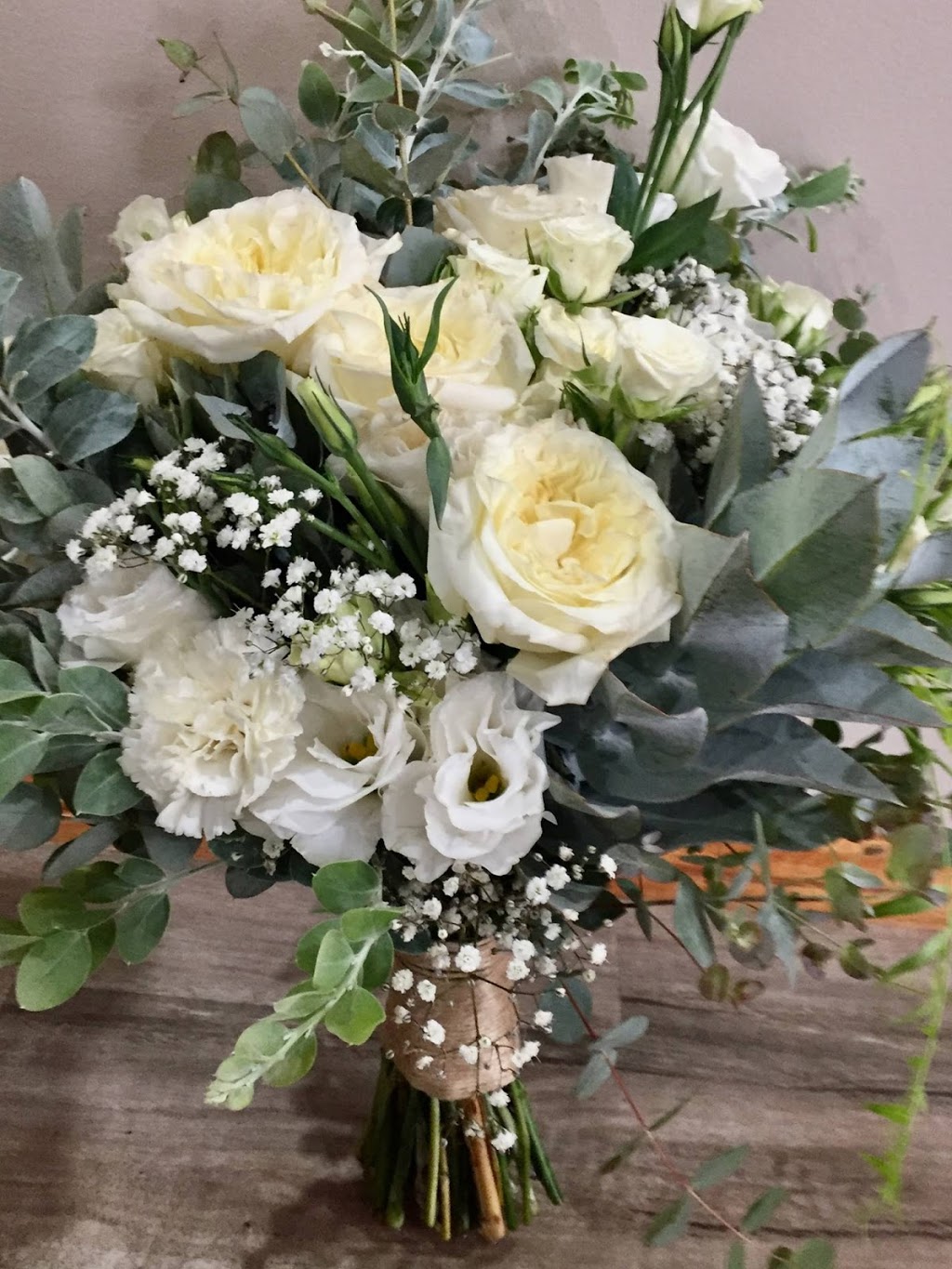 Denises Flower Studio | florist | 18 Kingfisher St, Dubbo NSW 2830, Australia | 0268824446 OR +61 2 6882 4446