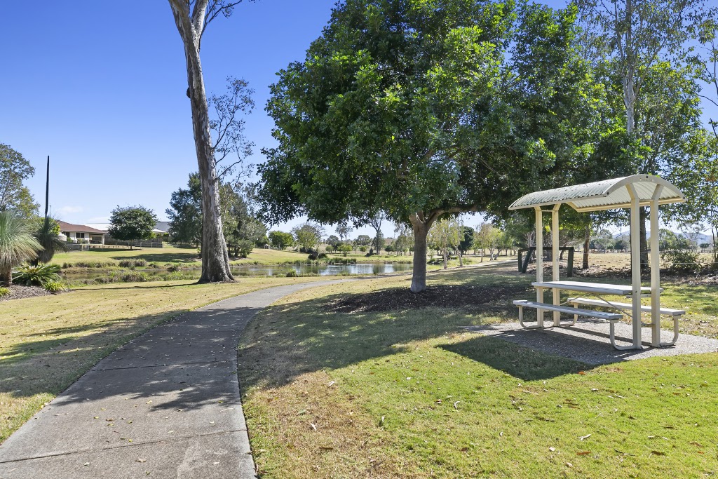Woolmar Land Sales Centre - QM Properties | 2 Raleigh St, Woolmar QLD 4515, Australia | Phone: (07) 3874 0086