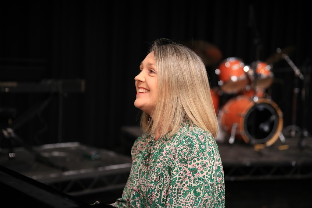 Jennifer Turnbull Vocal Coach | 7 Alvan Parade, Mount Pleasant NSW 2519, Australia | Phone: 0438 687 557