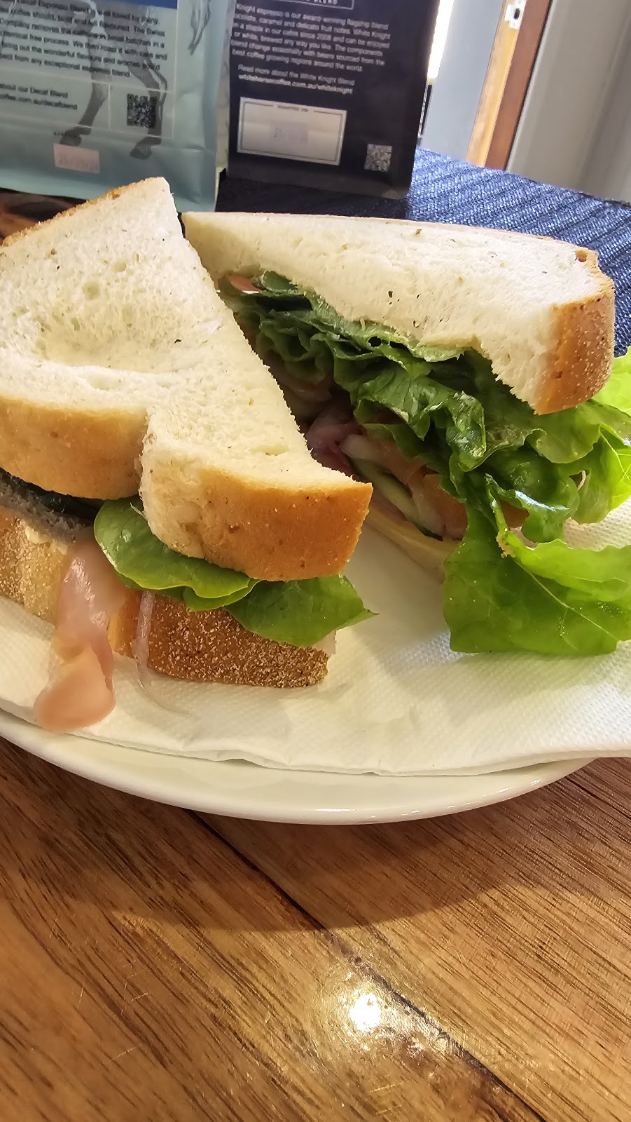 Leafy Latte | 3070 Remembrance Driveway, Bargo NSW 2574, Australia | Phone: (02) 4684 2000