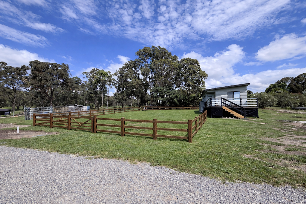 Happy Hooves On Burns Farm Stay | 130 Burns Rd, Thirlmere NSW 2572, Australia | Phone: 0411 855 662