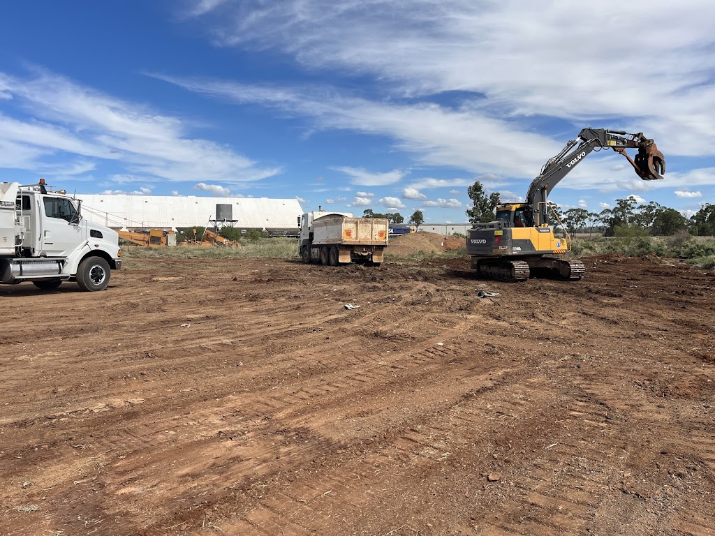 TG & FB Ross Excavations & Skips | 3 Boona Rd, Condobolin NSW 2877, Australia | Phone: 0474 953 727