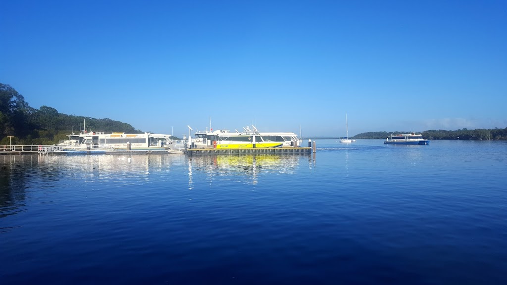 SeaLink Bay Islands Passenger Ferry |  | 8 Outlook Cres, Russell Island QLD 4184, Australia | 0734091145 OR +61 7 3409 1145