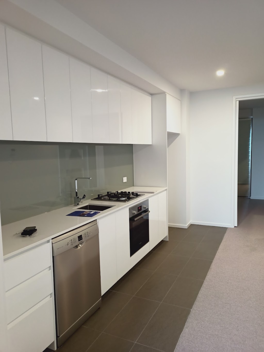 Apartment Footscray Riverina |  | 16 Moreland St, Footscray VIC 3011, Australia | 0452005096 OR +61 452 005 096