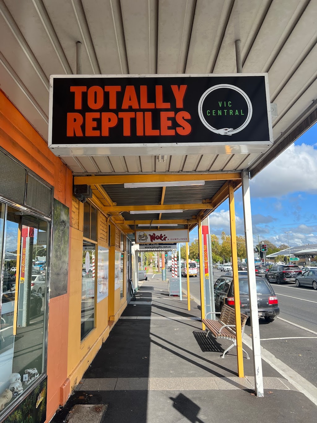 Totally Reptiles Vic Central | Unit 3/12 Lockwood Rd, Kangaroo Flat VIC 3555, Australia | Phone: (03) 5441 5870