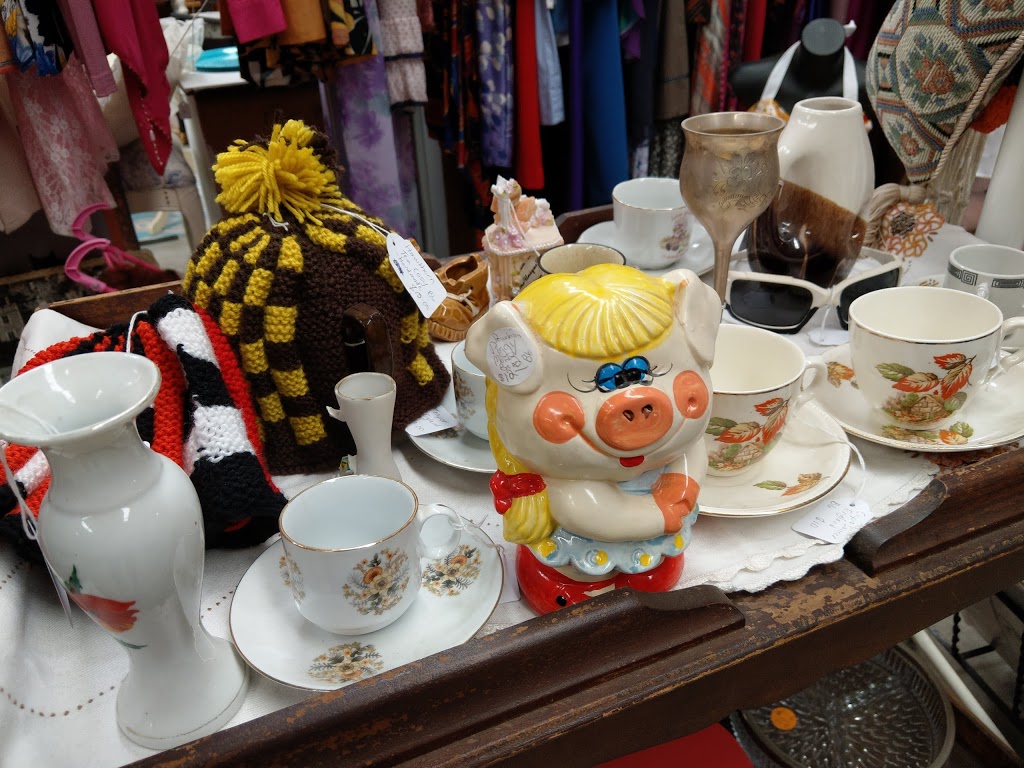 Yarragon Vintage Market | 110 Waterloo Rd, Yarragon VIC 3823, Australia | Phone: (03) 5634 2228