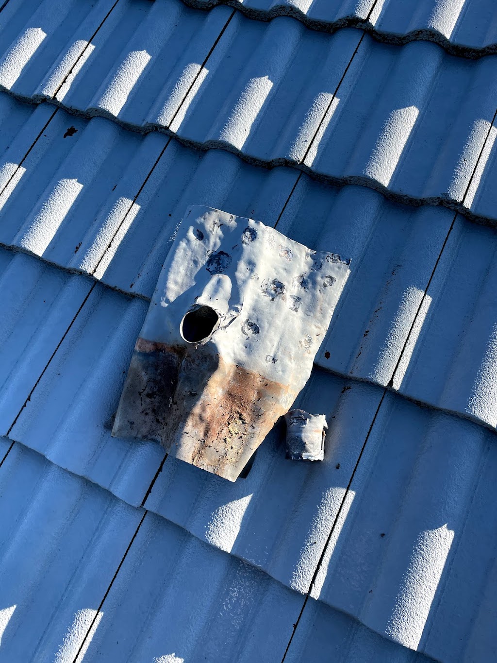 D & B Roof Repairs & Restoration | 2-4 Kota Ct, Ningi QLD 4511, Australia | Phone: 0421 833 301