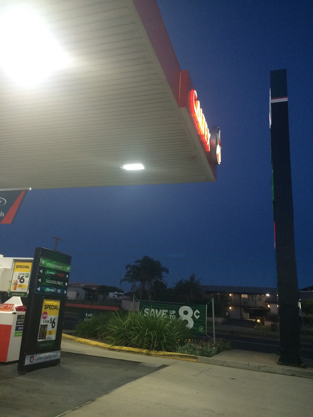 Woolworths Caltex | gas station | 153 Princes Hwy, Ulladulla NSW 2539, Australia