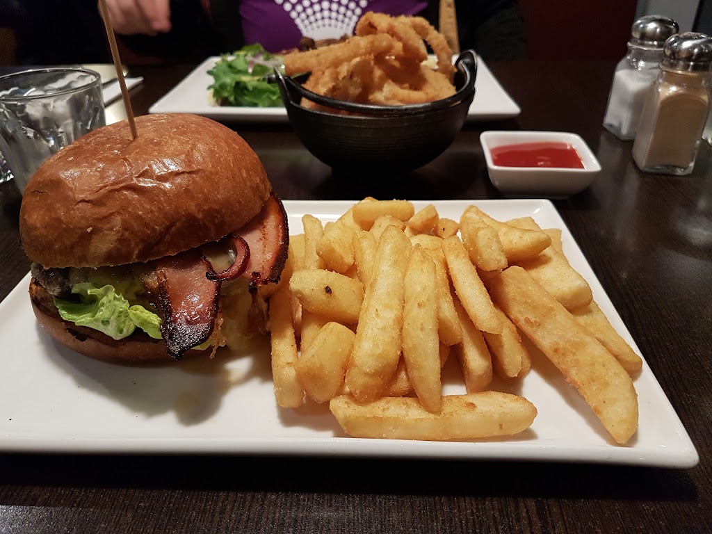 Aussie Steak N Burger | restaurant | 12-16 Newquay Promenade, Docklands VIC 3008, Australia | 0396004546 OR +61 3 9600 4546