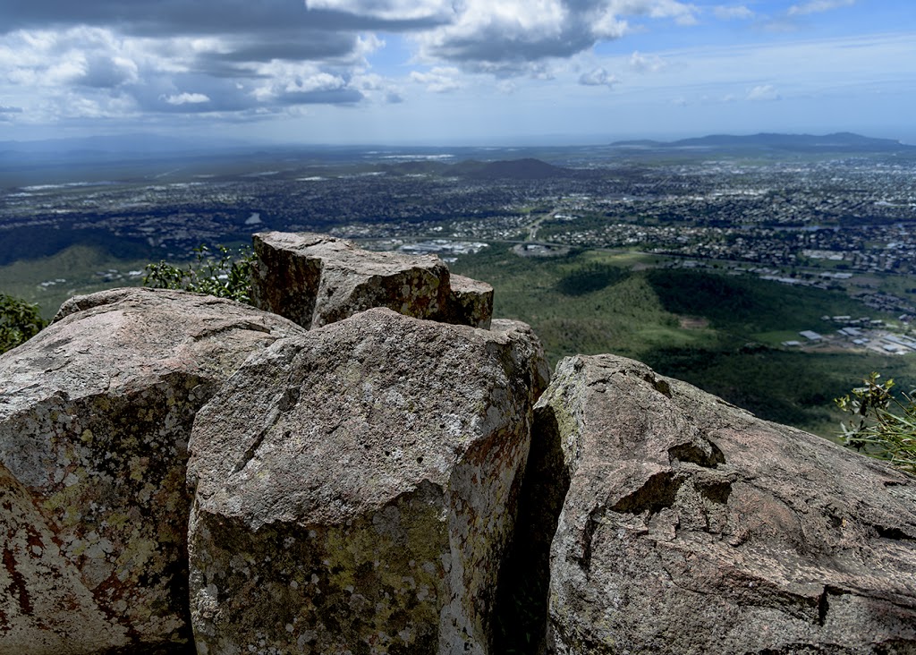 Mount Stuart Lookout | Loop Trail, Mount Stuart QLD 4814, Australia | Phone: (07) 4771 4230