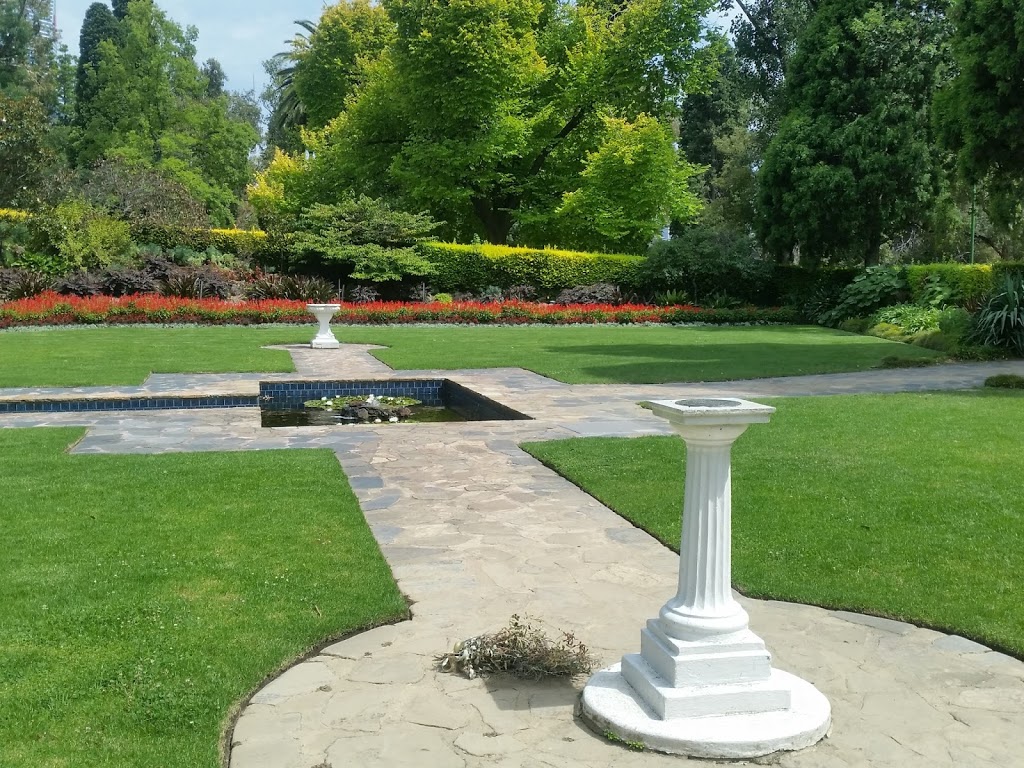 Pioneer Womens Memorial Garden | park | Alexandra Ave, Melbourne VIC 3004, Australia | 0396589658 OR +61 3 9658 9658