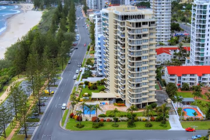 Southern Cross Apartments Burleigh Heads | 114-124 The Esplanade, Burleigh Heads QLD 4220, Australia | Phone: (07) 5535 3266