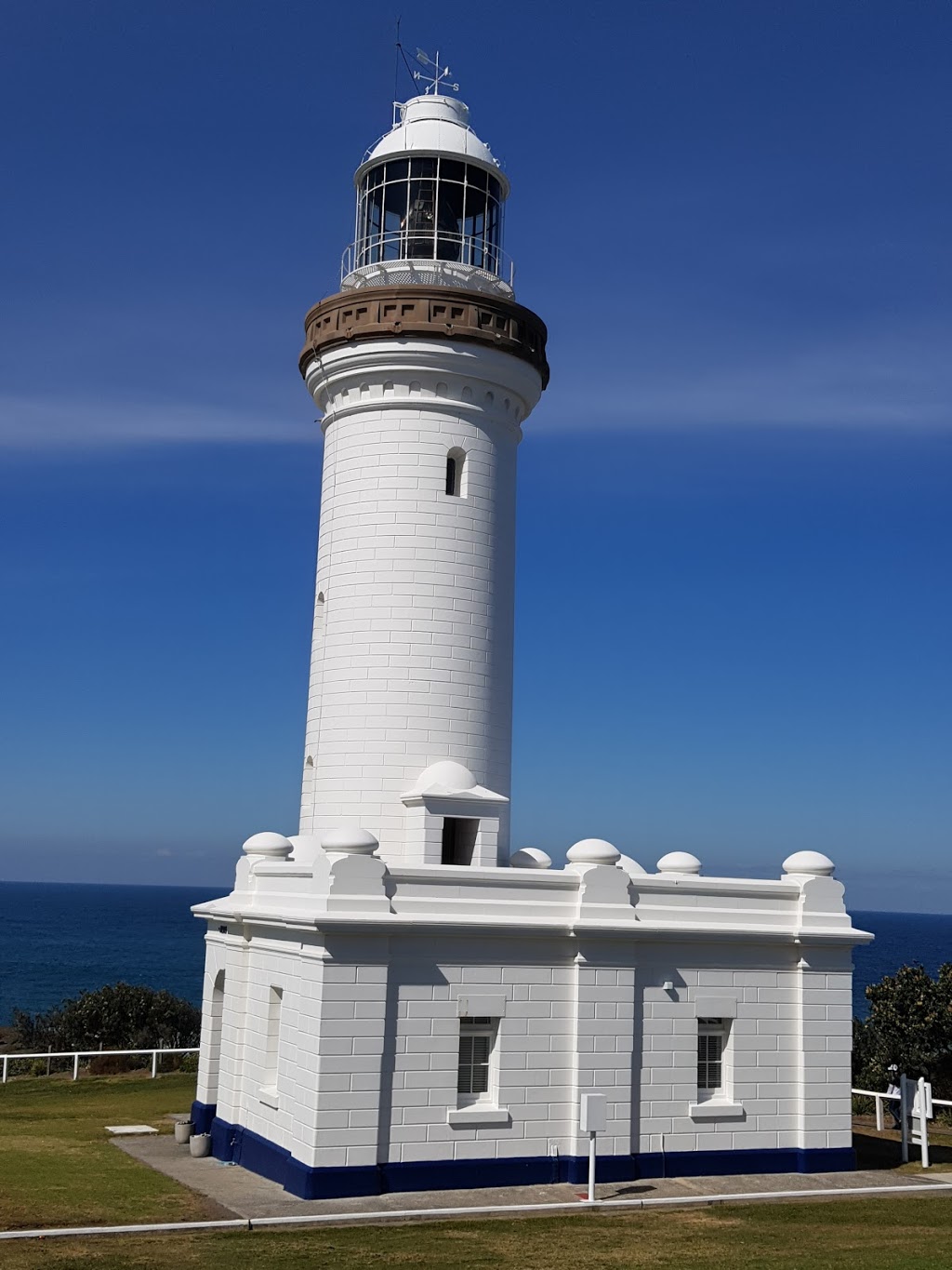 Norah Head Lighthouse Quarters | 40 Bush St, Norah Head NSW 2263, Australia | Phone: 0452 564 102