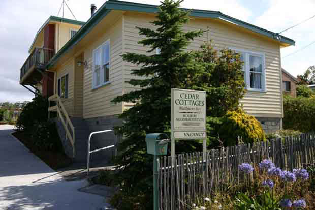 Cedar Cottages Blackmans Bay | lodging | 245 Roslyn Ave, Blackmans Bay TAS 7052, Australia | 0362292532 OR +61 3 6229 2532