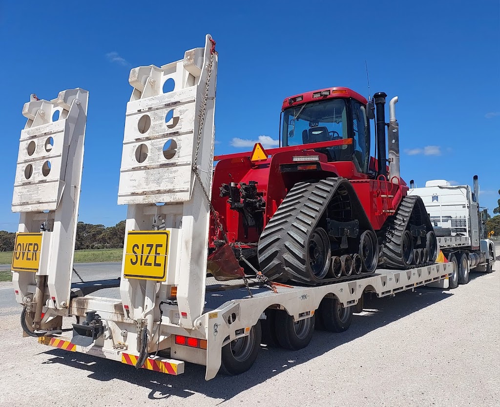 Drinkwater Heavy Haulage | 26 Grantham St, Boggabri NSW 2382, Australia | Phone: 0402 359 774