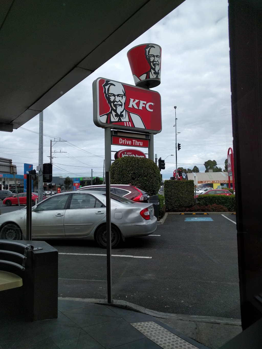 KFC Preston | 128 Bell St, Preston VIC 3072, Australia | Phone: (03) 9484 4047