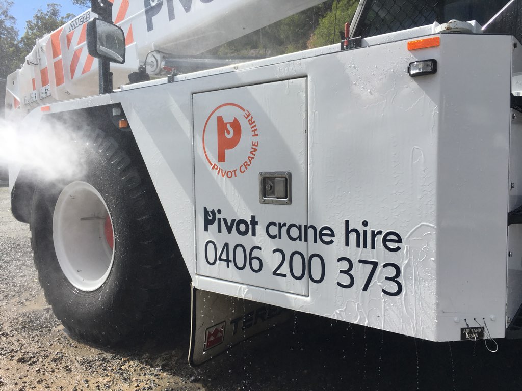 Pivot Crane Hire | 27 Coorabin Ct, Tallebudgera QLD 4228, Australia | Phone: 0406 200 373