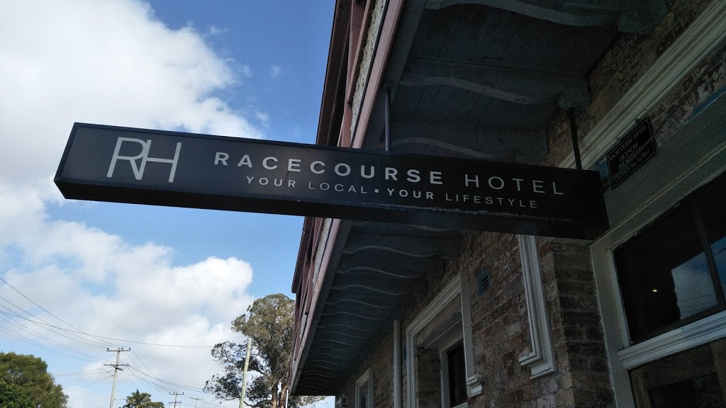Racecourse Hotel | lodging | 11 Minmi Rd, Wallsend NSW 2287, Australia | 0249500751 OR +61 2 4950 0751