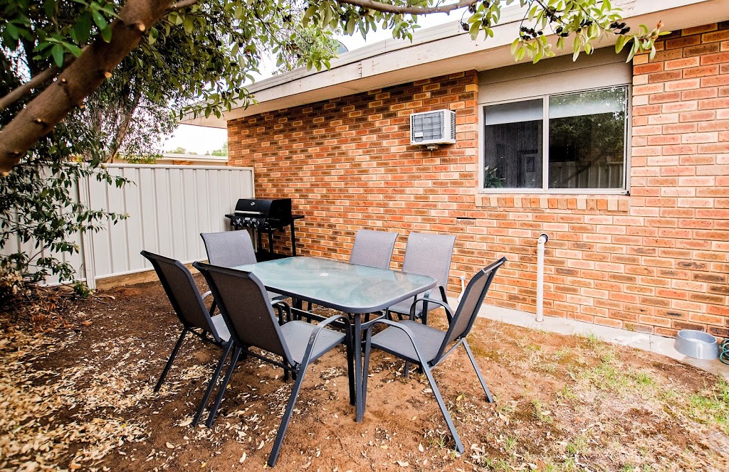 Echuca Moama Holiday Accommodation 3 | 99 Shackell St, Echuca VIC 3564, Australia | Phone: 0428 300 417