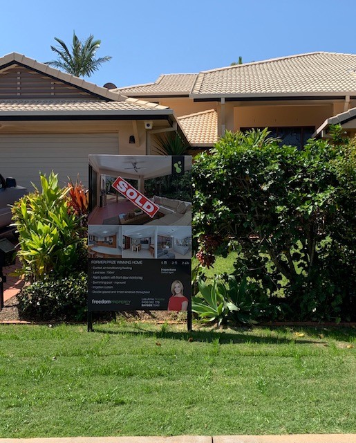 Lea-Anne Rossiter - Freedom Property - Eastside Team | 120 Birkdale Rd, Birkdale QLD 4160, Australia | Phone: 0408 393 779