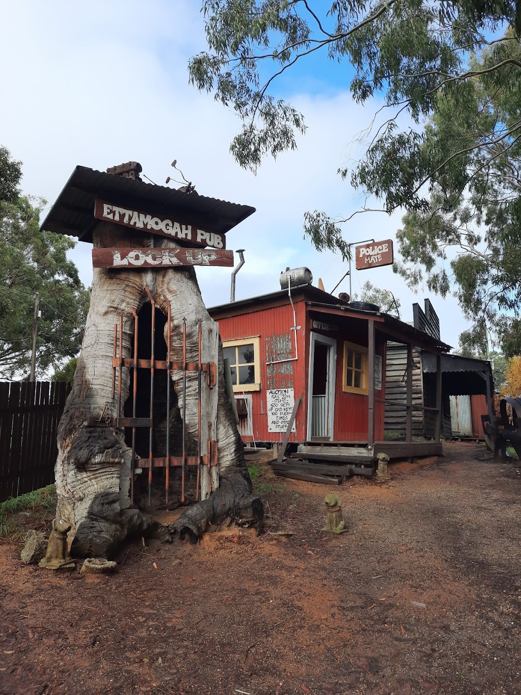 Ettamogah Pub | bar | 561 Burma Rd, Table Top NSW 2640, Australia | 0260262406 OR +61 2 6026 2406