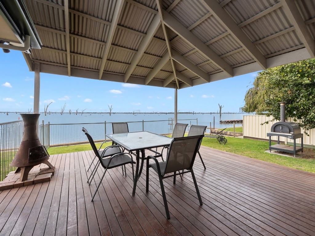 Leroys Accommodation - Mulwala Lakeside | lodging | 109 Corowa Rd, Mulwala NSW 2647, Australia | 0396201538 OR +61 3 9620 1538