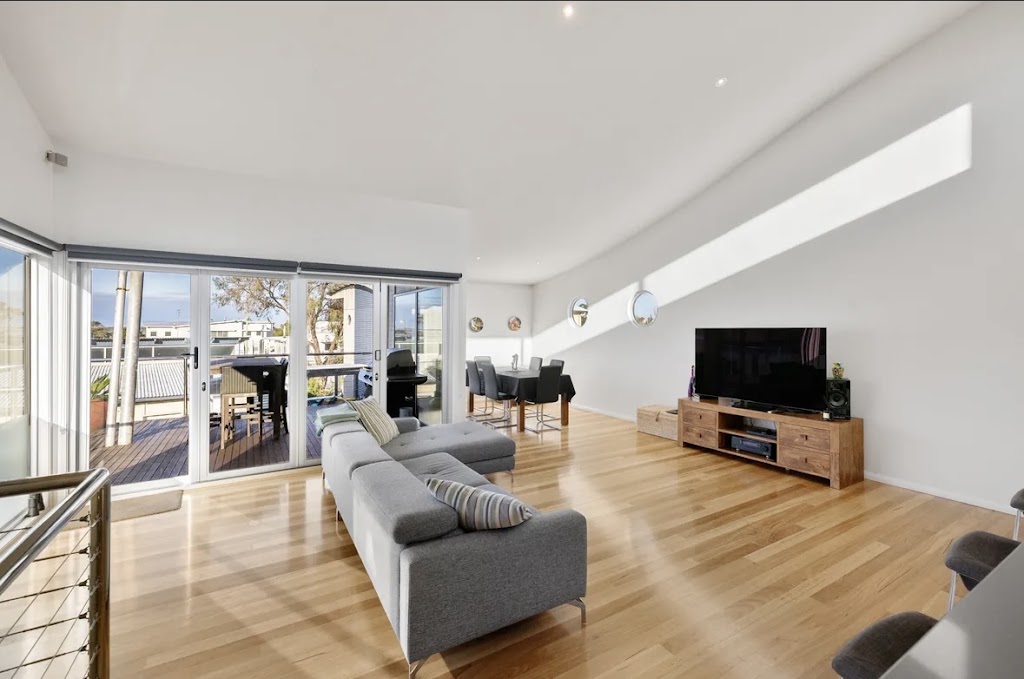 McKenzie White Real Estate | 220 Chapel Rd, Keysborough VIC 3173, Australia | Phone: 0480 446 820