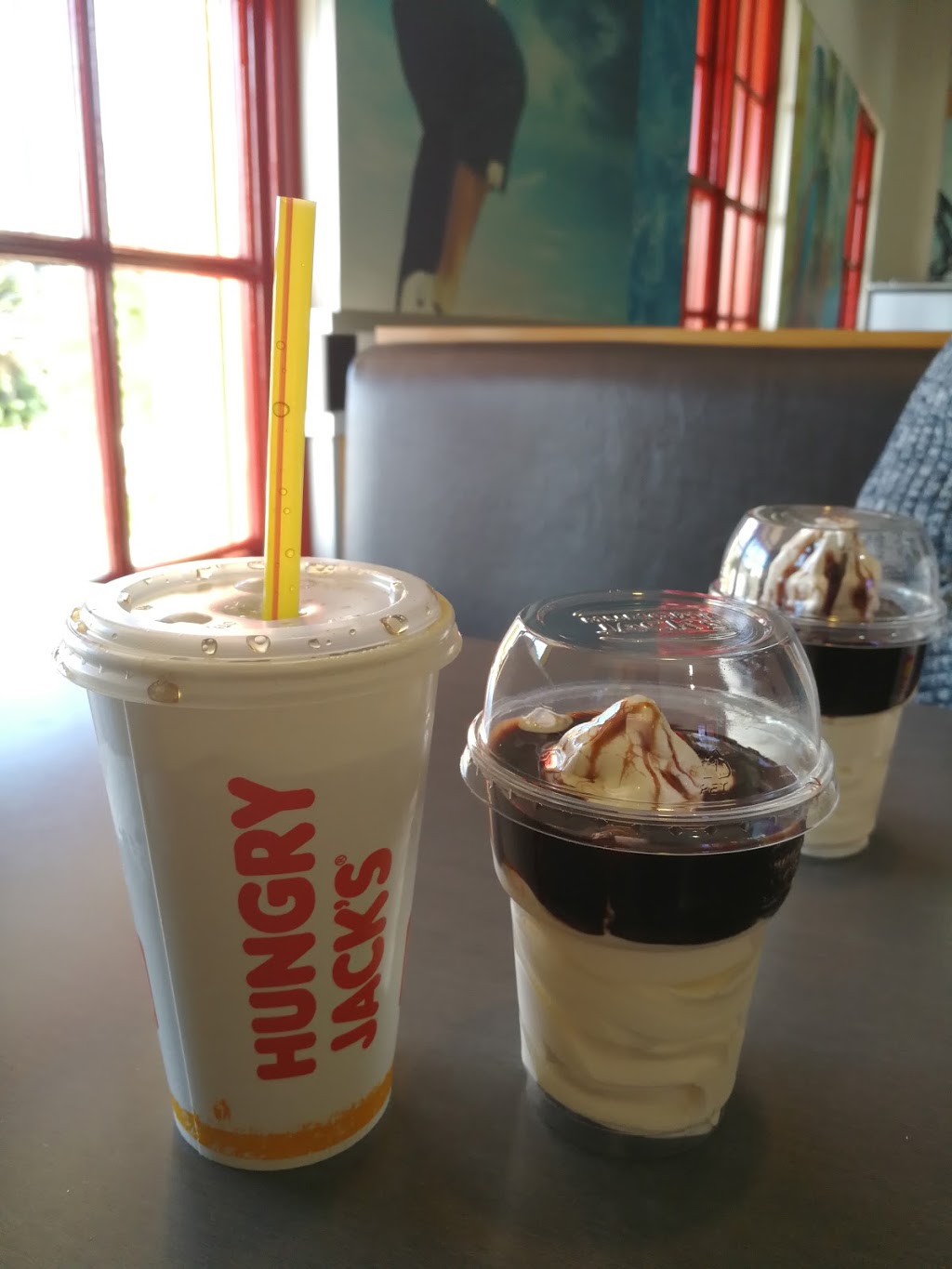 Hungry Jacks Tamworth | restaurant | 561 Peel St, Tamworth NSW 2340, Australia | 0267663611 OR +61 2 6766 3611