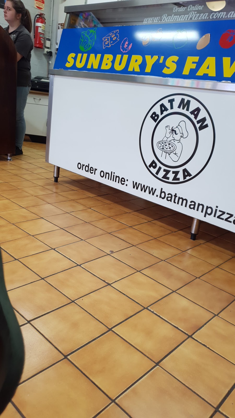 Batman Pizza | meal takeaway | 24 Batman Ave, Sunbury VIC 3429, Australia | 0397441717 OR +61 3 9744 1717