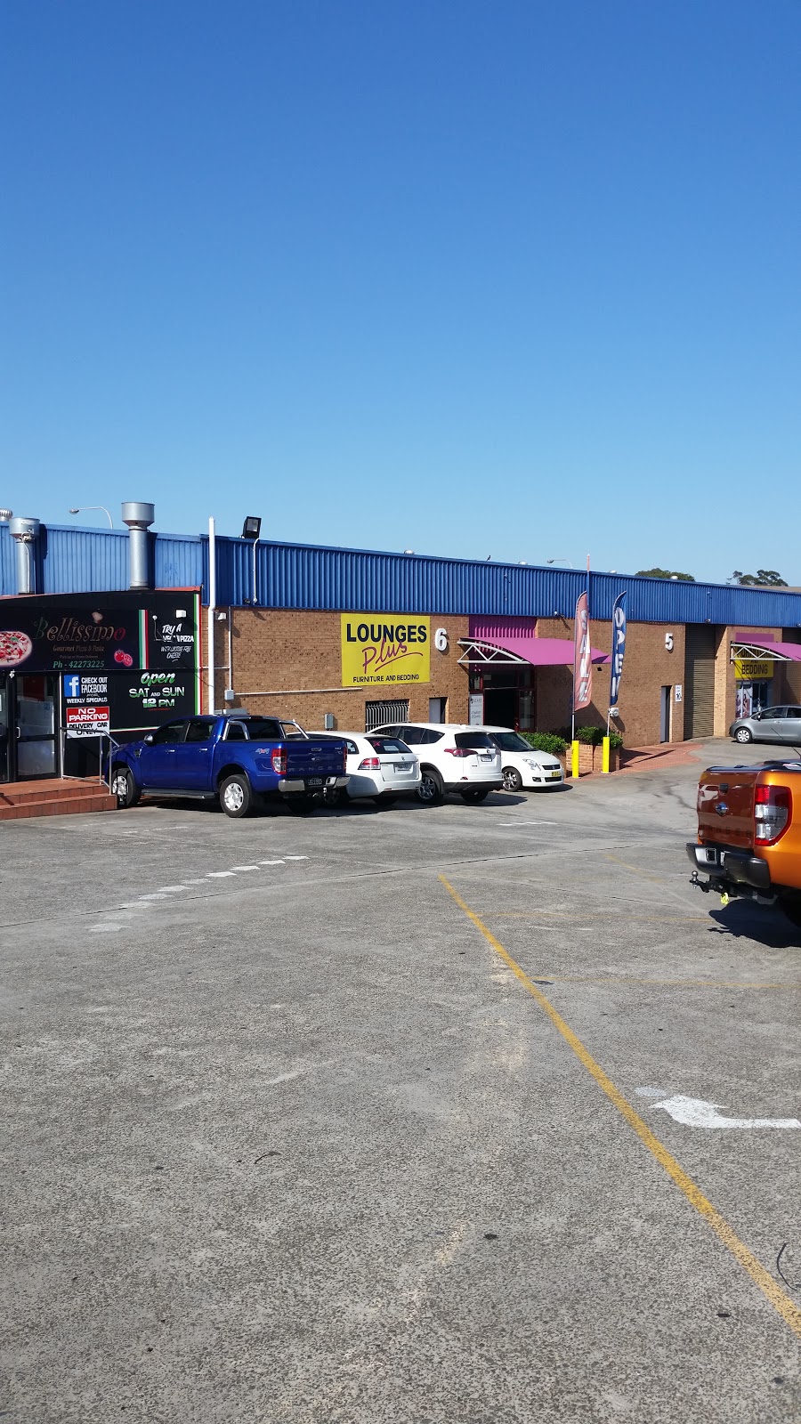 Lounges Plus | furniture store | Masters Road, shop 6/1 Drummond St, Coniston NSW 2500, Australia | 0242251767 OR +61 2 4225 1767