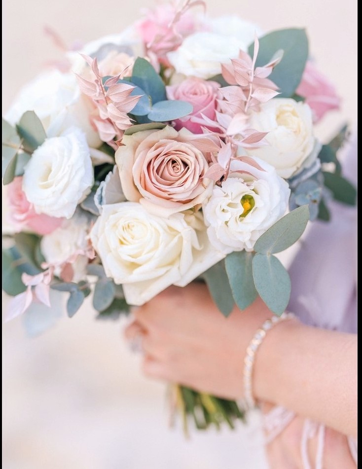 Hello Blossoms | florist | 1/2 Blamey Pl, Mornington VIC 3931, Australia | 0359757479 OR +61 3 5975 7479