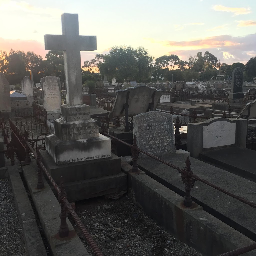 Geelong Cemeteries Trust | 127-189 Ormond Rd, East Geelong VIC 3219, Australia | Phone: (03) 5249 3939