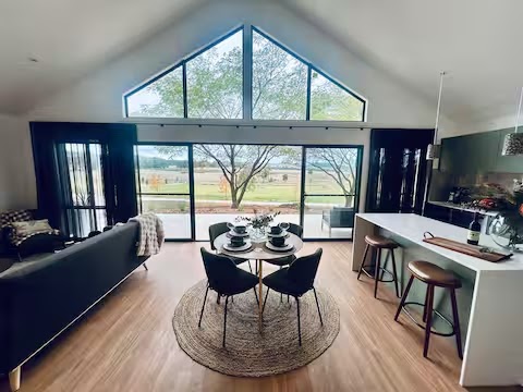 Luxury Villas @ Small Batch | 713a Black Springs Rd, St Fillans NSW 2850, Australia | Phone: 0420 839 395