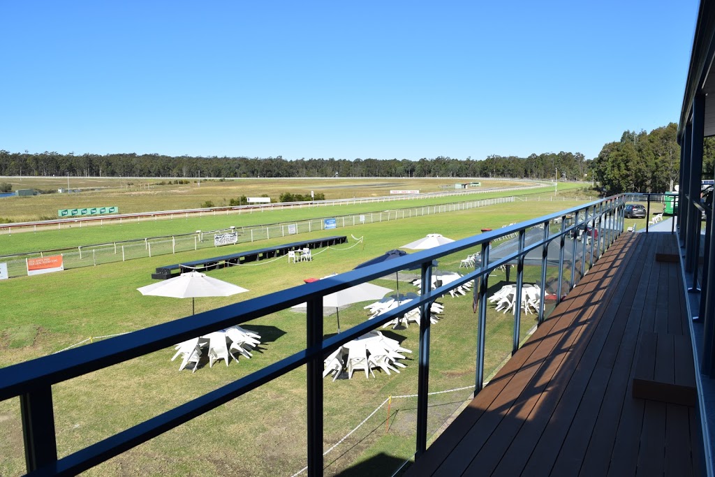 Shoalhaven City Turf Club | 96 Albatross Rd, South Nowra NSW 2541, Australia | Phone: (02) 4421 4550