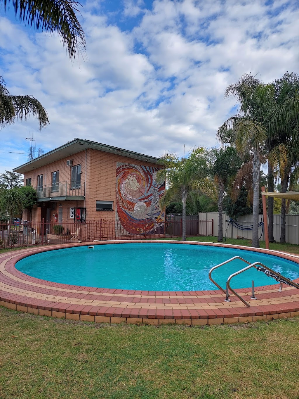 Brolgaroo Caravan Park | 13-17 Banker St, Barooga NSW 3644, Australia | Phone: (03) 5873 4331