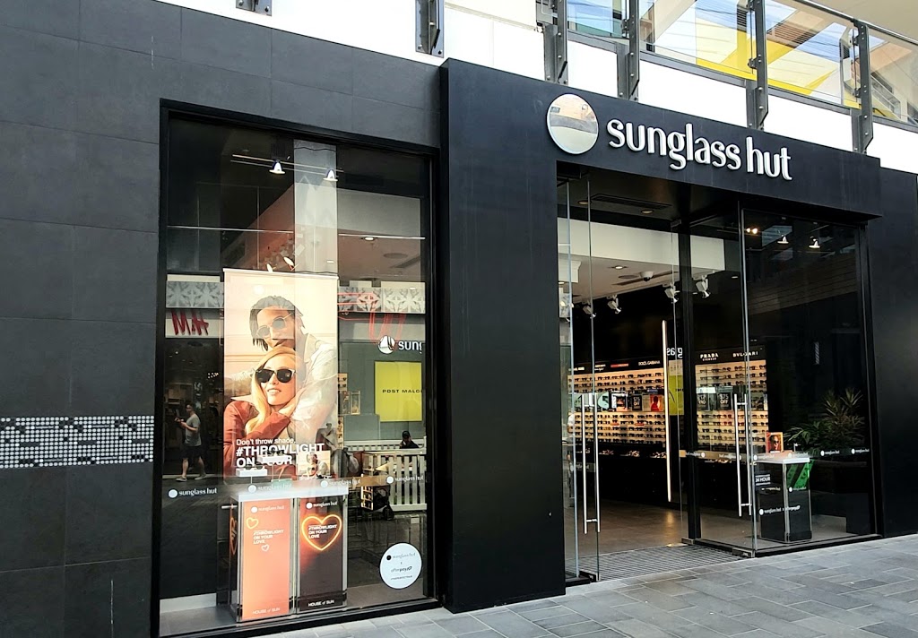 Sunglass Hut | store | Shop NC G01, Ground Floor, The District Docklands, 126 Studio Ln, Docklands VIC 3009, Australia | 0391332983 OR +61 3 9133 2983