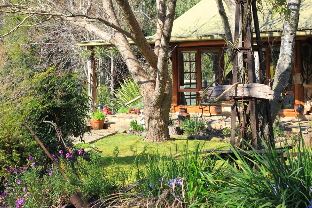 Buckland Valley Bush Retreat | lodging | 259 Montgomery Ln, Buckland VIC 3740, Australia | 0407065741 OR +61 407 065 741