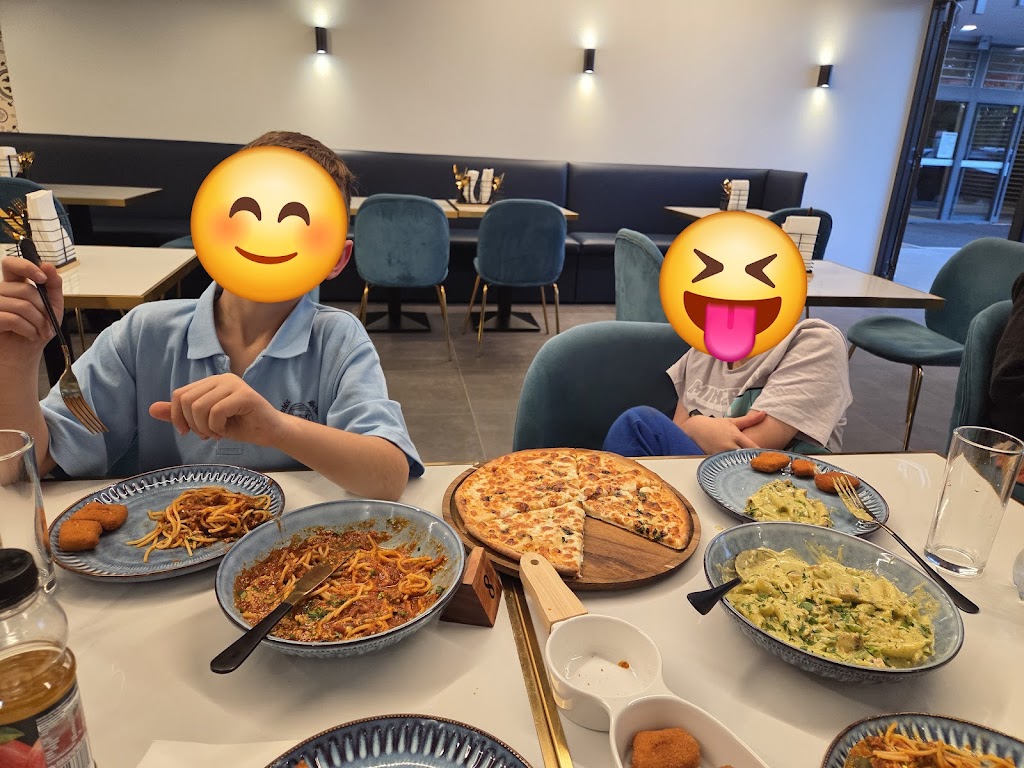 Da Niros Pizza & Pasta, Winmalee | shop 30/14/28 White Cross Rd, Winmalee NSW 2777, Australia | Phone: (02) 4504 9265