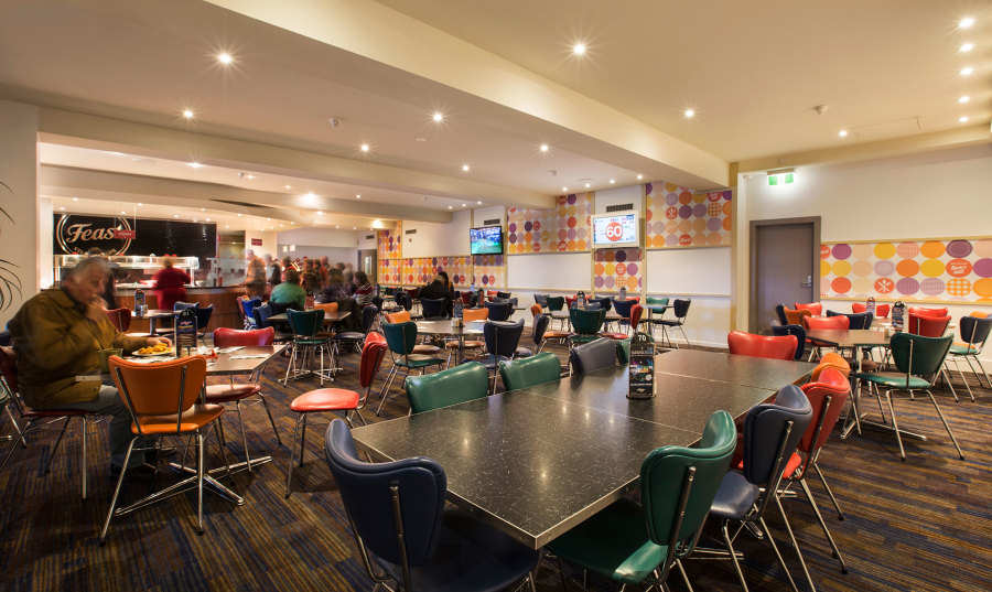 Manhattan Hotel | restaurant | Heatherdale Road &, Canterbury Rd, Ringwood VIC 3134, Australia | 0398747777 OR +61 3 9874 7777