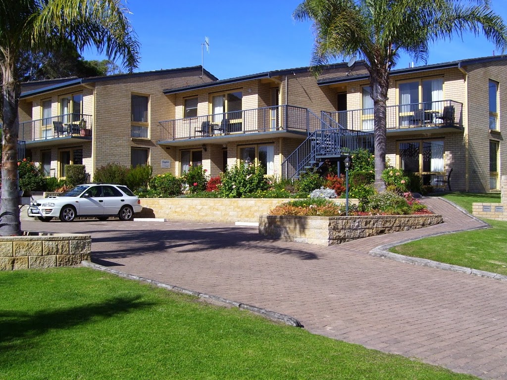 Calendo Apartments | lodging | 7 Calendo Ct, Merimbula NSW 2548, Australia | 0264952391 OR +61 2 6495 2391