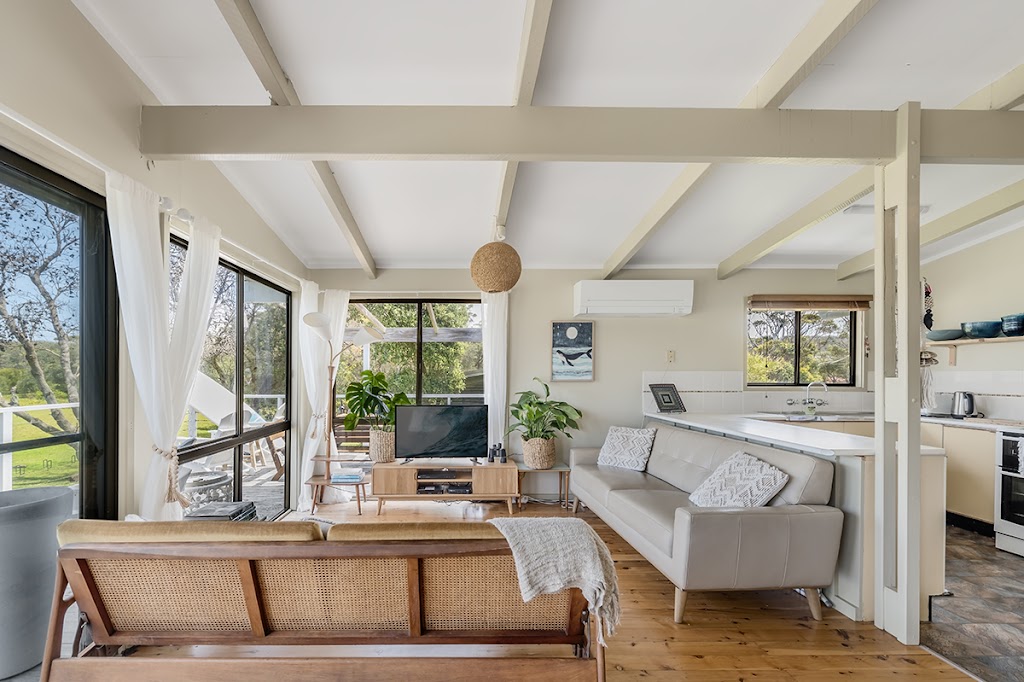Merry Beach House Kioloa | 11 Kurrawa Dr, Kioloa NSW 2539, Australia | Phone: 0410 414 230