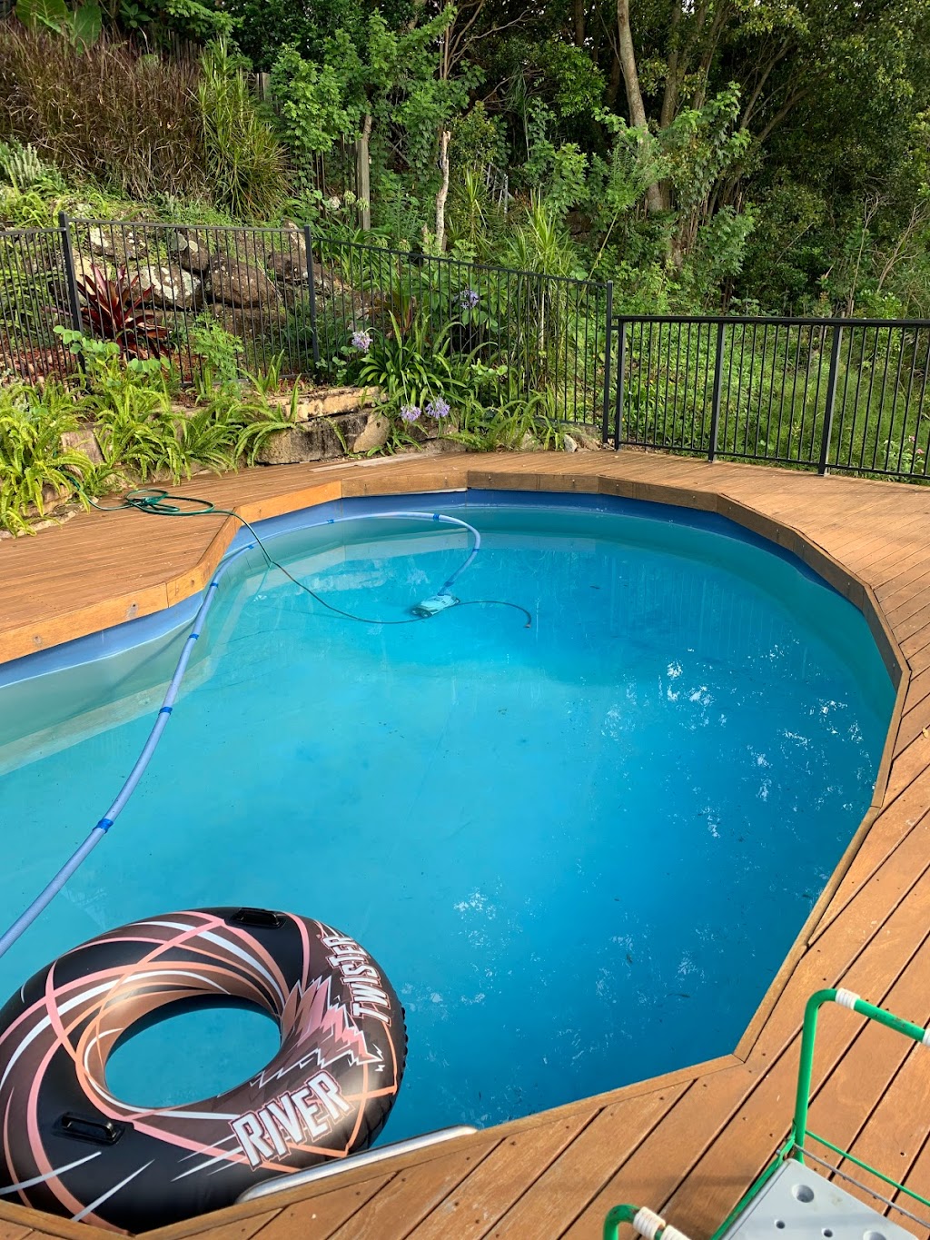 Jims Pool Care Sanctuary Cove | 6261 Ferny Ln, Hope Island QLD 4212, Australia | Phone: 0425 716 031