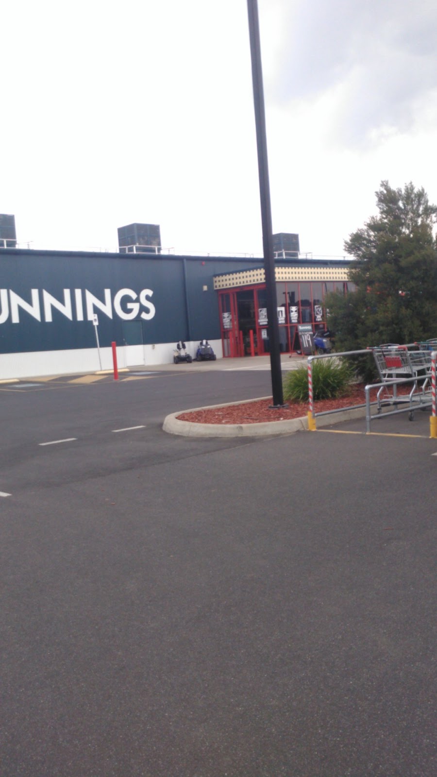 Bunnings Forbes | hardware store | Cnr Newell Hwy &, Lamb St, Forbes NSW 2871, Australia | 0268539800 OR +61 2 6853 9800