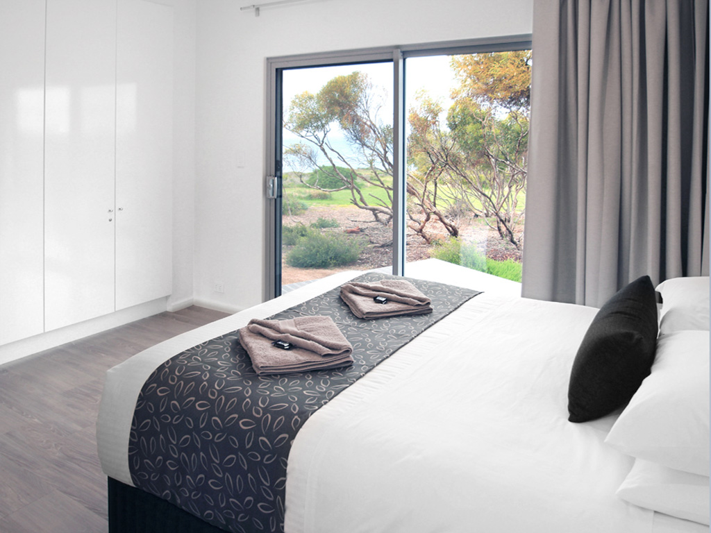 Yondah Beach House | 1662 S Coast Rd, Foul Bay SA 5577, Australia | Phone: 0417 829 010