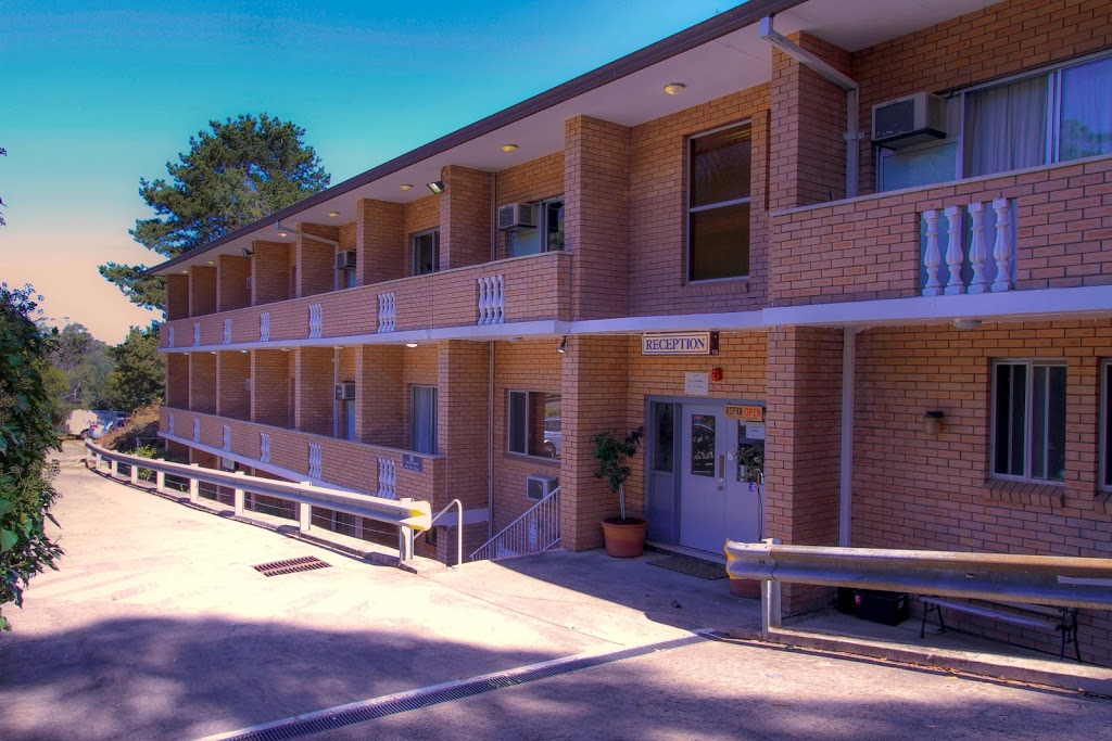 Rest easy motel | 3-5 Old Bathurst Rd, Wentworth Falls NSW 2782, Australia | Phone: 0413 094 728