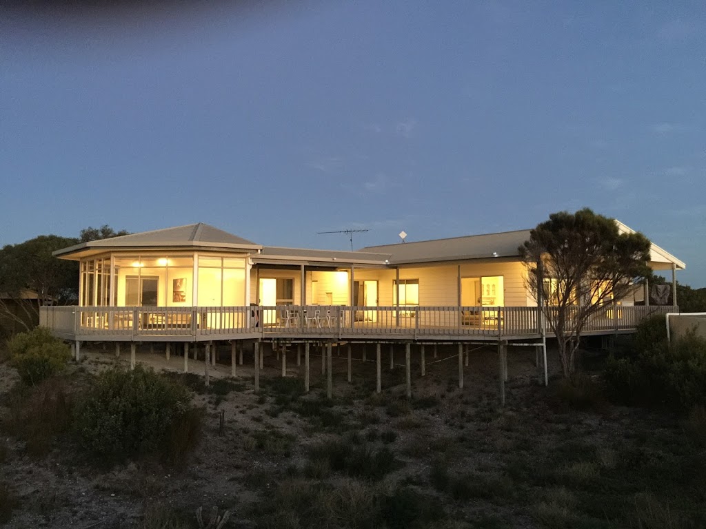 White Sands Island Beach Kangaroo Island | lodging | 25 Flinders Grove, Island Beach SA 5222, Australia | 0407911356 OR +61 407 911 356